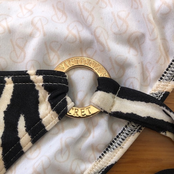 Victoria’s Secret Very Sexy Maldives Twist Front Demi Halter Bikini - Picture 10 of 16